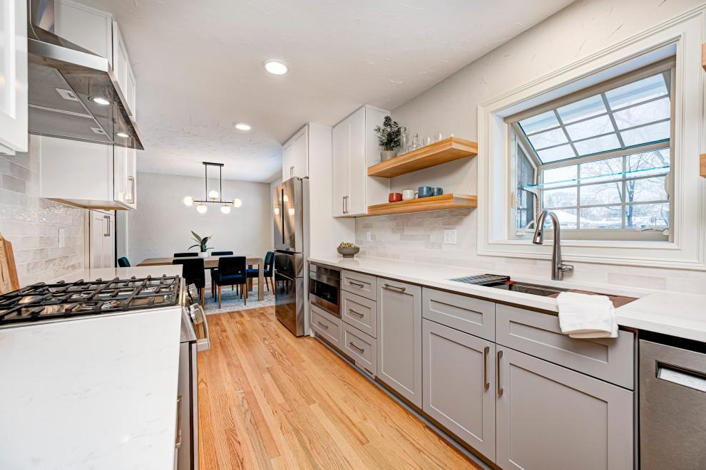 Inspiration for a transitional kitchen remodel in Indianapolis