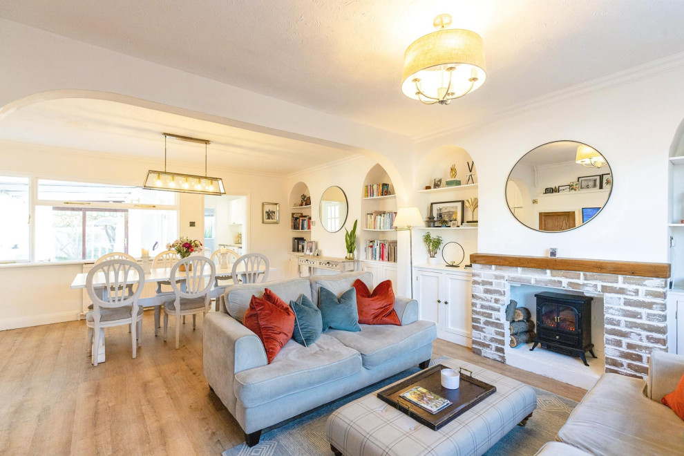Trendy living room photo in Cambridgeshire