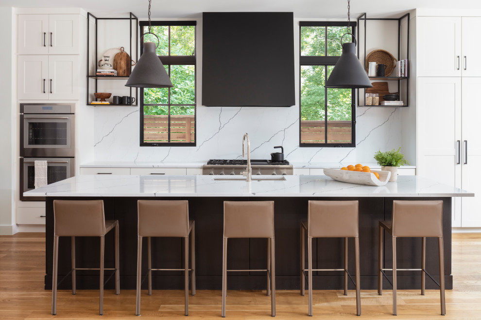 Example of a transitional kitchen design in Chicago