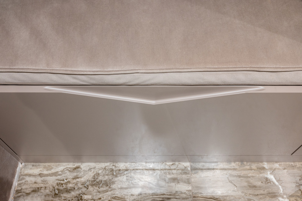 Шкаф с интегрированными зеркалами