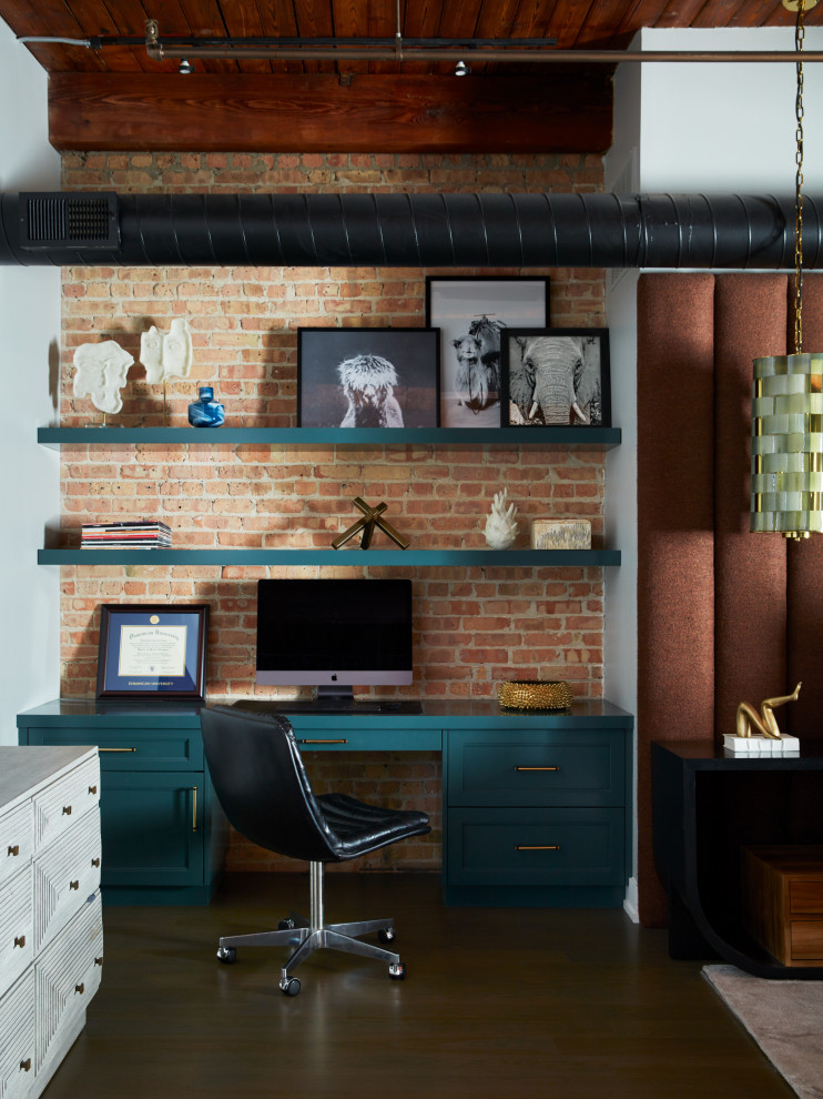 Photo of an industrial home office in Chicago.