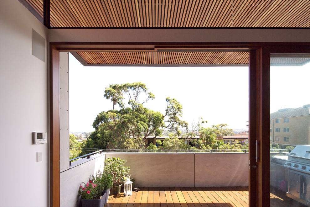 Contemporary deck in Sydney.