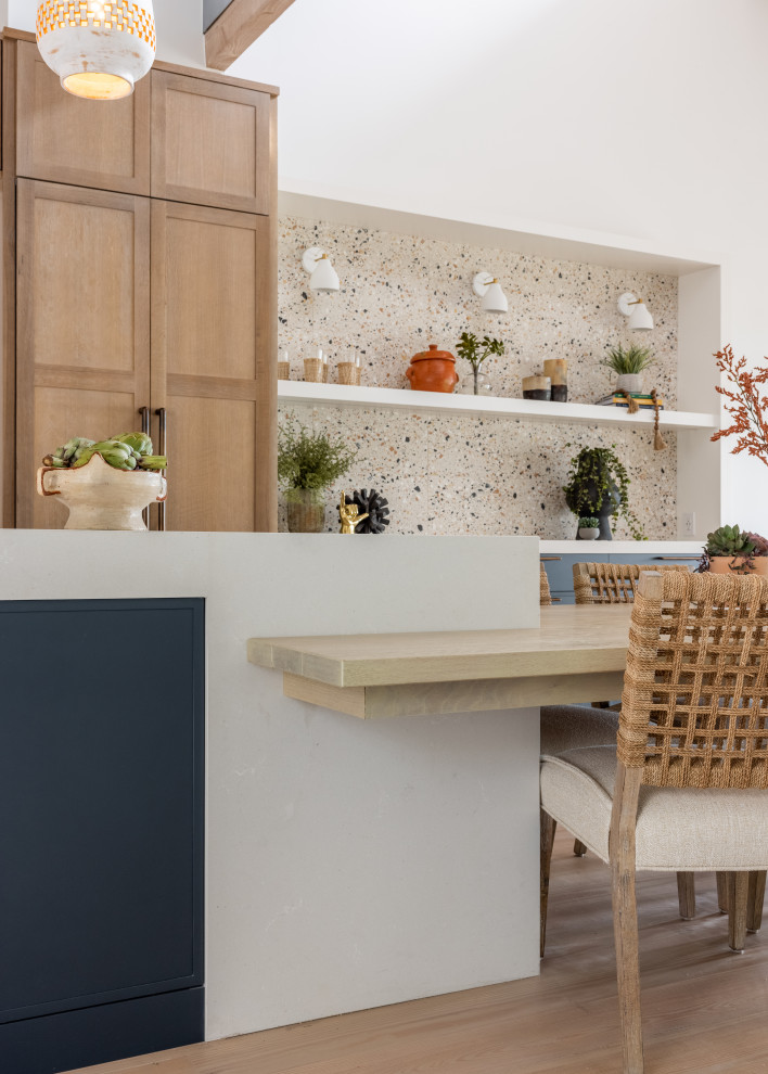 Kitchen - transitional kitchen idea in Orange County
