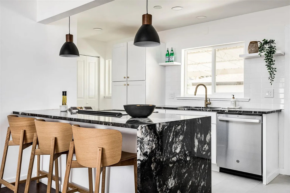 Fresh & Modern Mar Lee Renovation