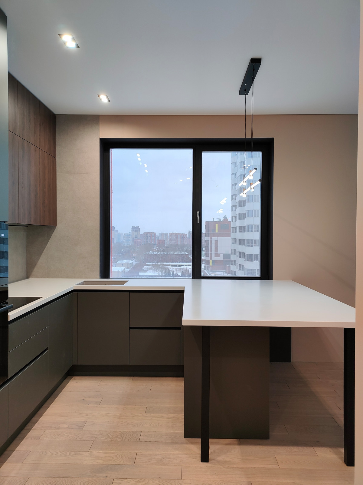 Новосибирск. ЖК Тихомиров. Эскизы + фото с реализации проекта.