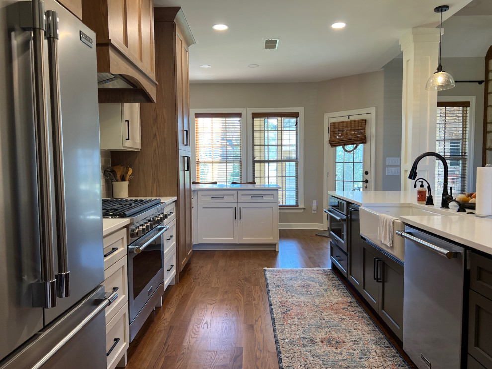 Chic Indian Lake Kitchen