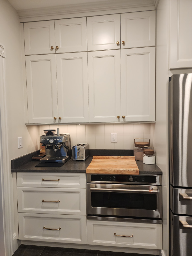 16831 - The Purrfect Kitchen