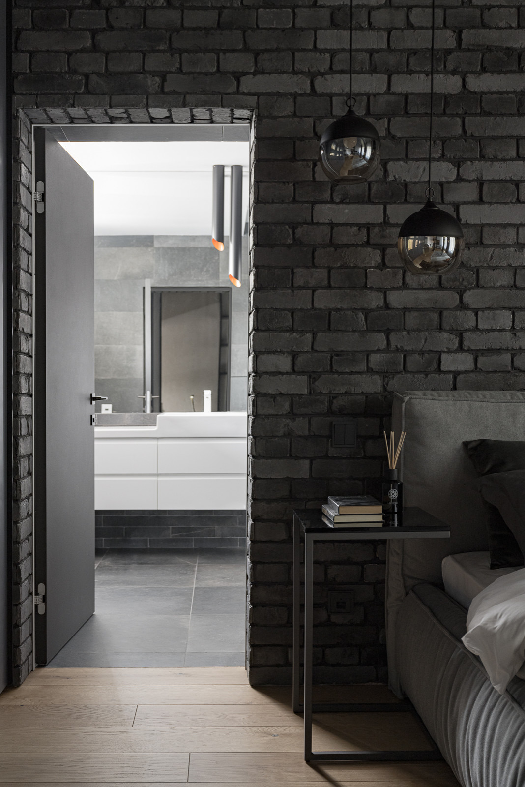 Мебельное наполнение загородного дома. "Родовое гнездо" отца и двух сыновей.