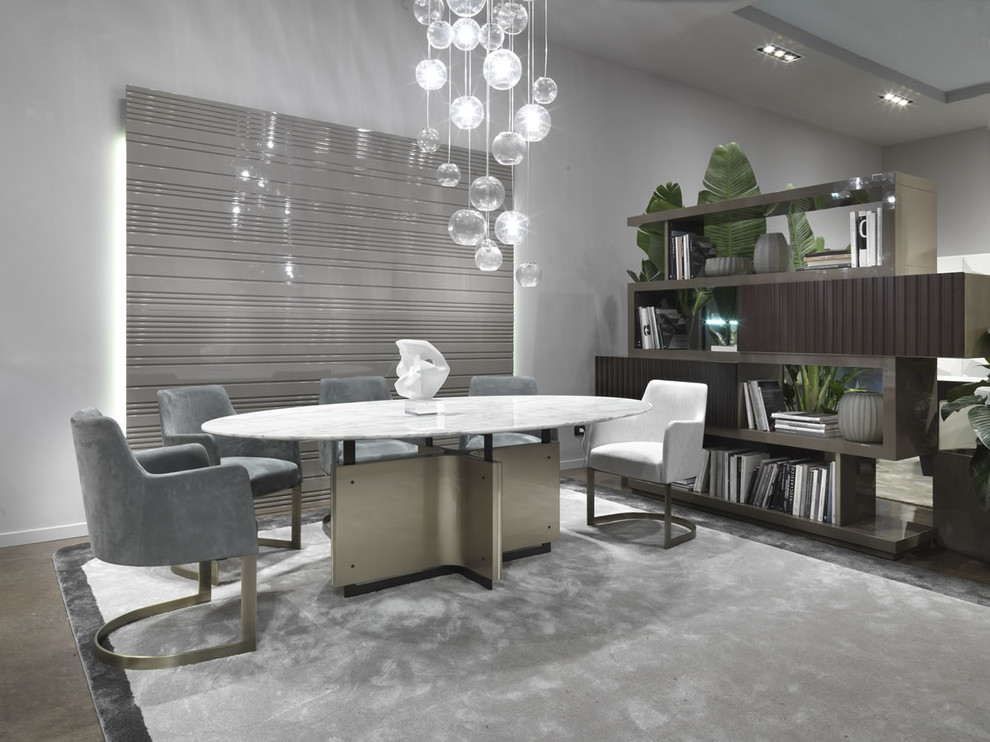 В интерьере