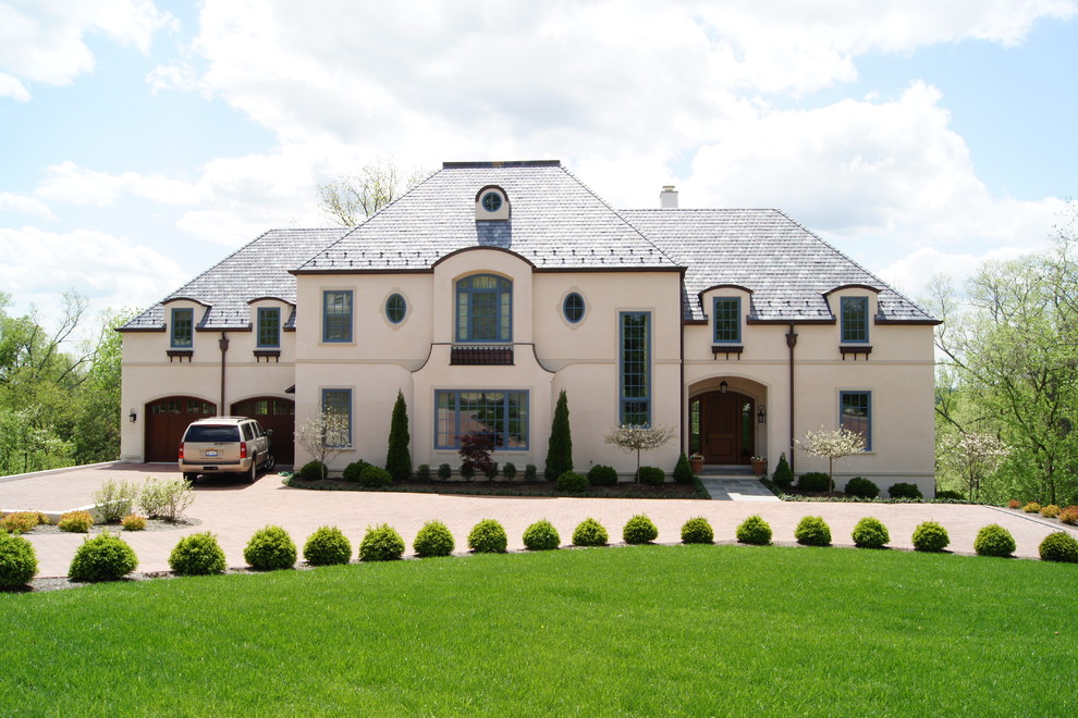 This is an example of a traditional exterior in Cincinnati.