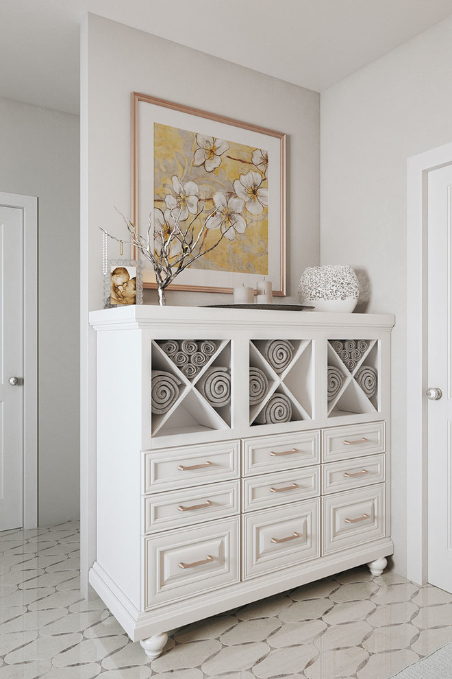 Bathroom - mid-sized transitional bathroom idea
