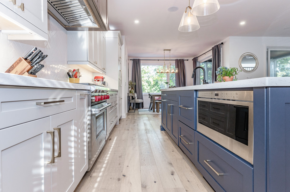 Home design - transitional home design idea