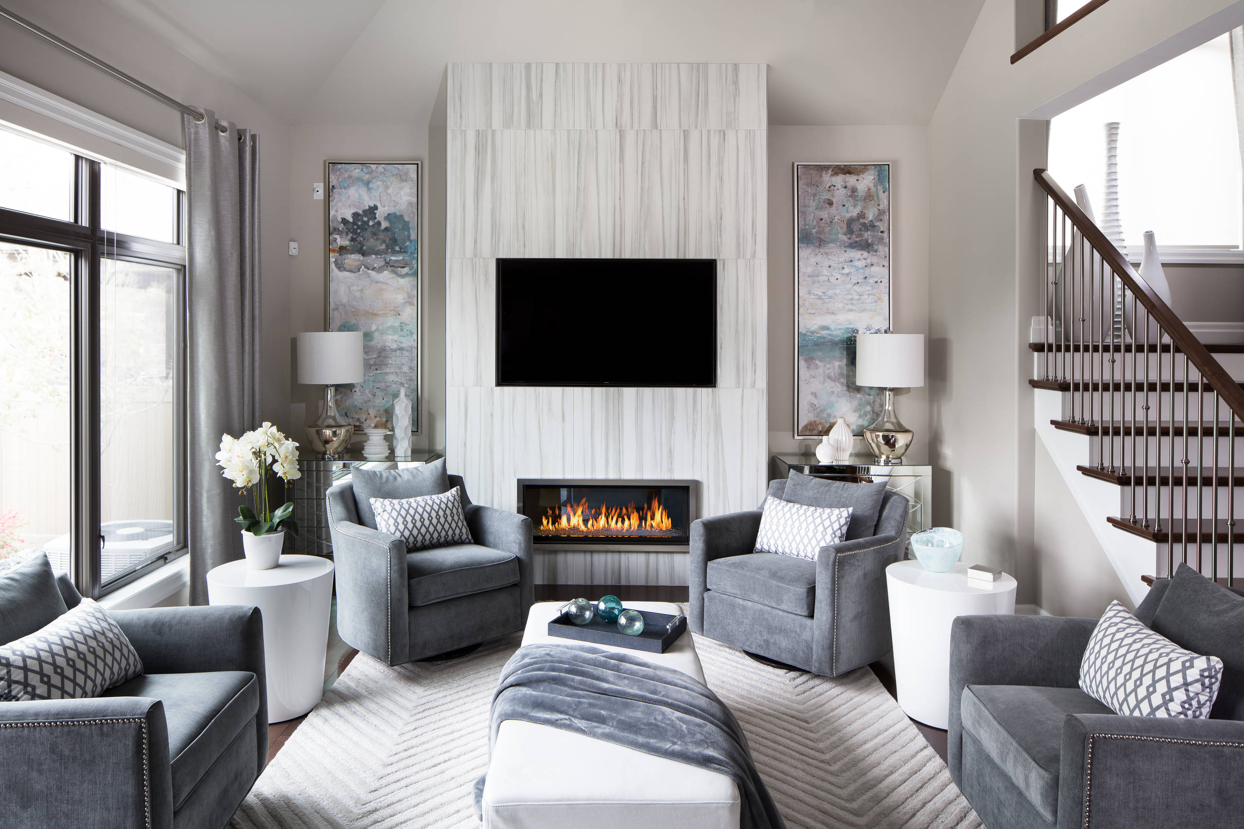 75 White Floor Living Room Ideas You'll Love - January, 2026 | Houzz, image size:2560x1706