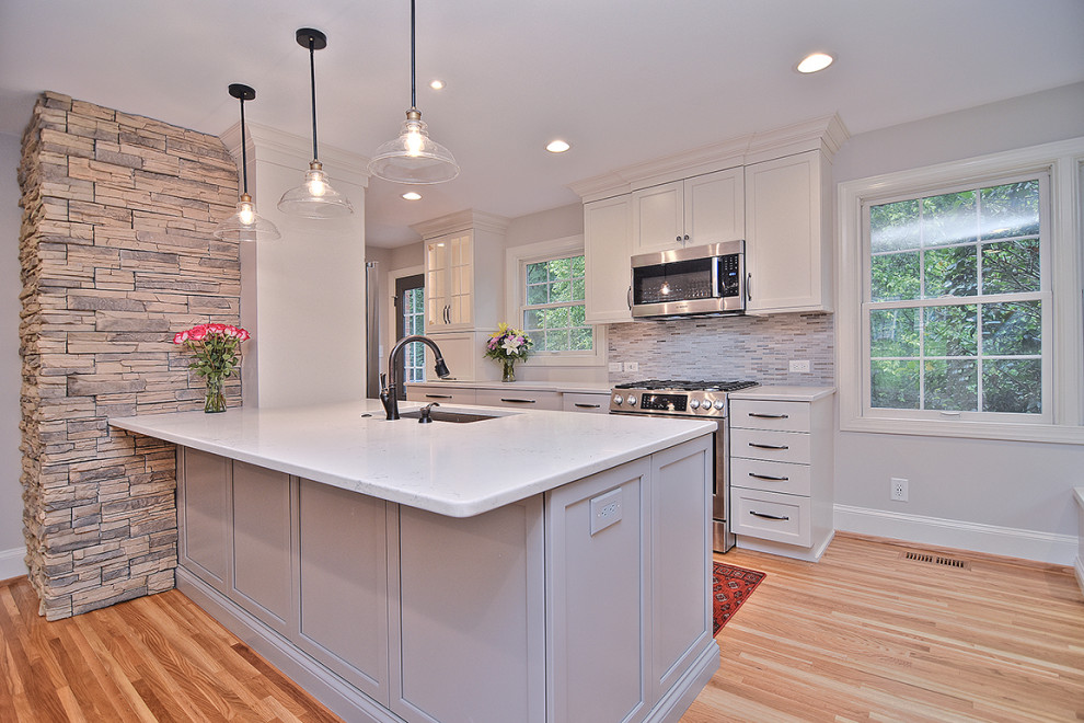 Example of a transitional kitchen design in Charlotte