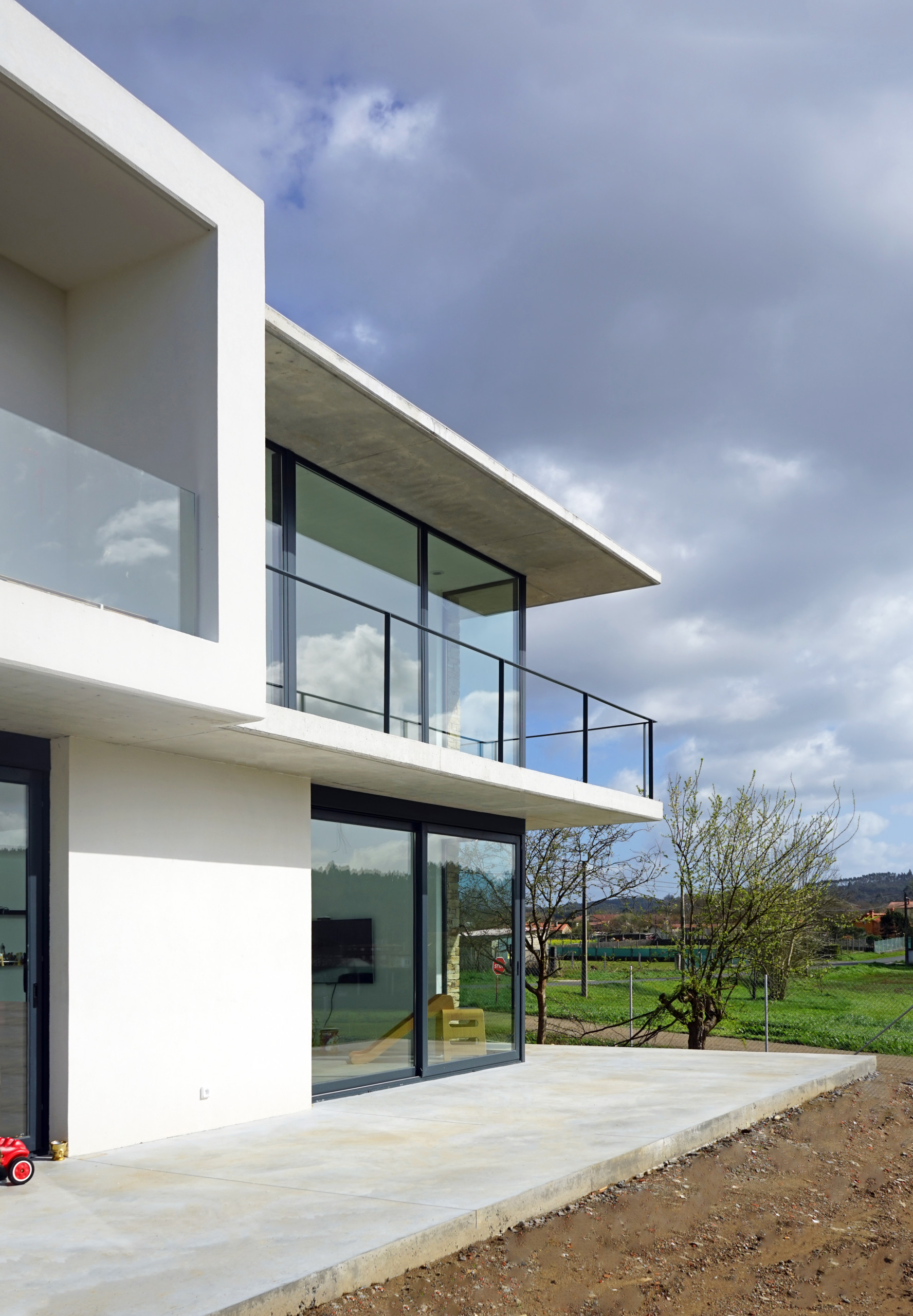 emigh patio furniture on 75 Beautiful Mixed Siding Exterior Home With A White Roof Pictures Ideas April 2021 Houzz