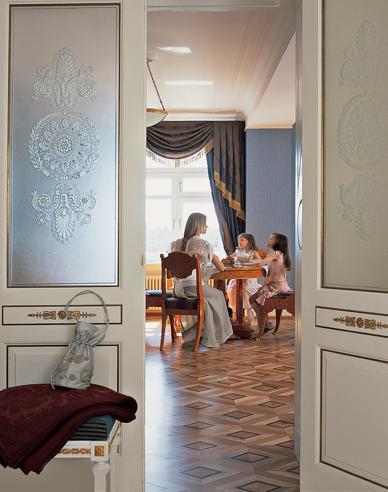 Прихожая в авторском русском ампире