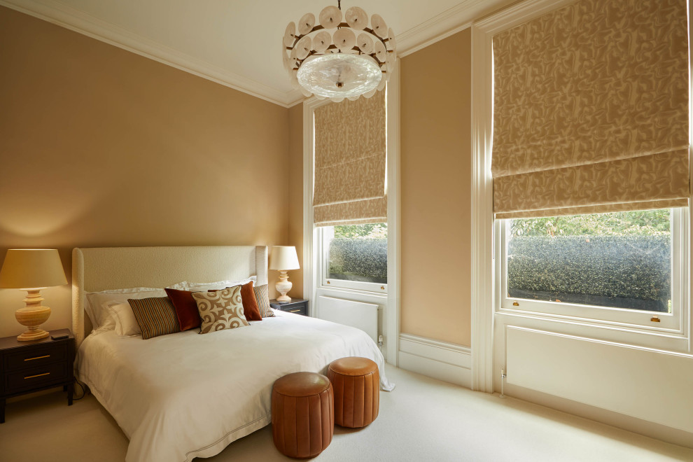 Inspiration for a traditional bedroom in Oxfordshire.