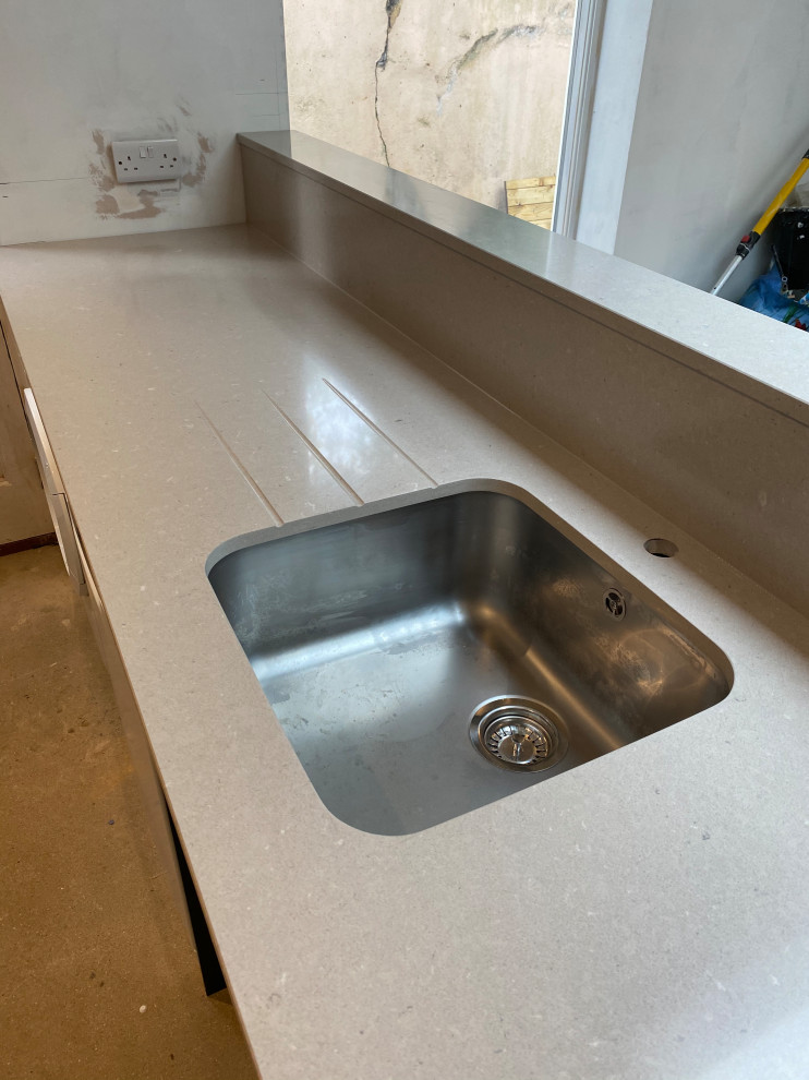 Worktop specialists (quartz, oak, compact laminate, laminate)