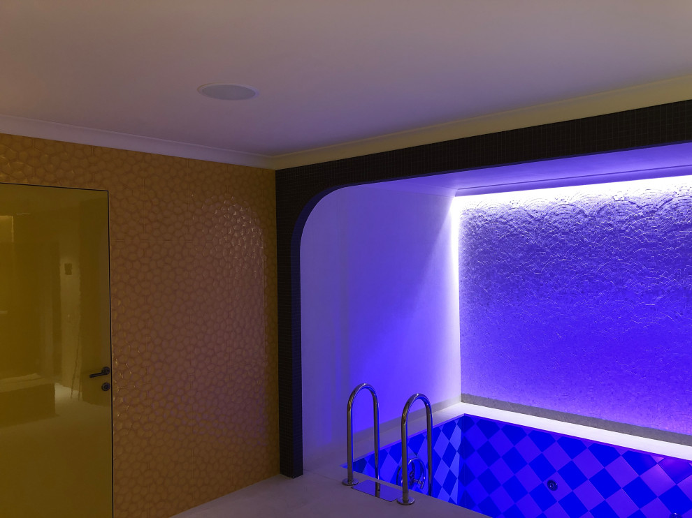 Приватный домашний кинотеатр в восточном стиле