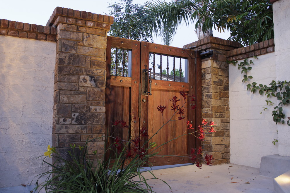 Entryway - rustic entryway idea in Orange County