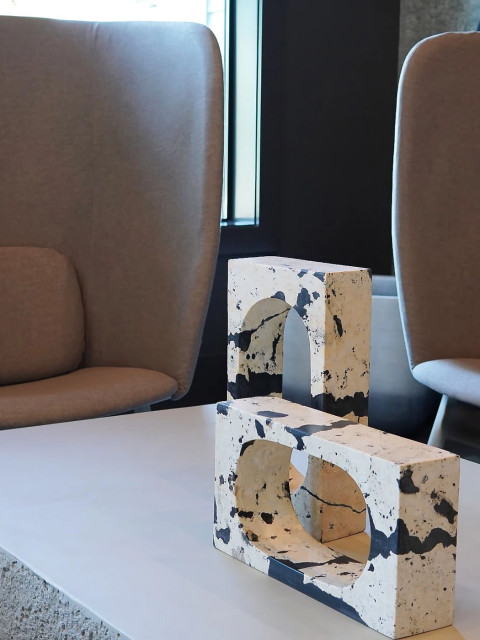 The Role of a Clubhouse Architect in Creating Inviting Designs modern-wohnbereich