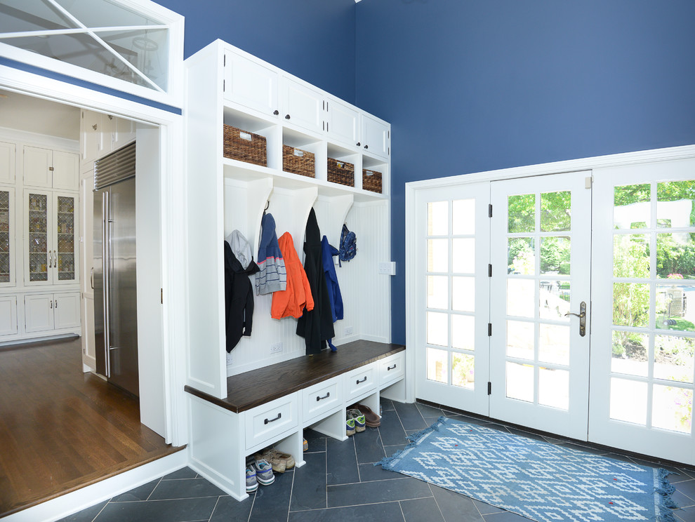 Inspiration for a transitional entryway remodel in Chicago