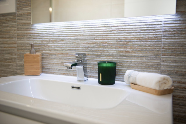 Casa Piloto Gold coastal-bathroom