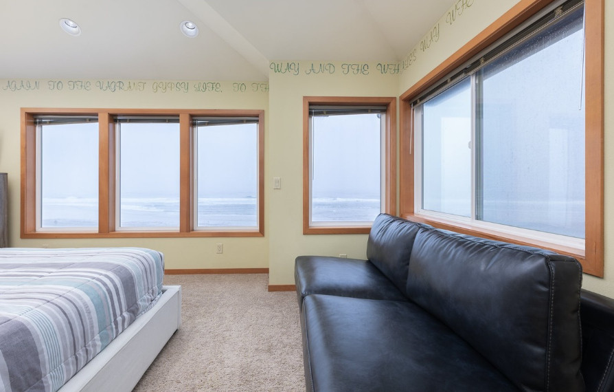 "Beach Me" Lincoln City, OR Short-term Rental Remodel