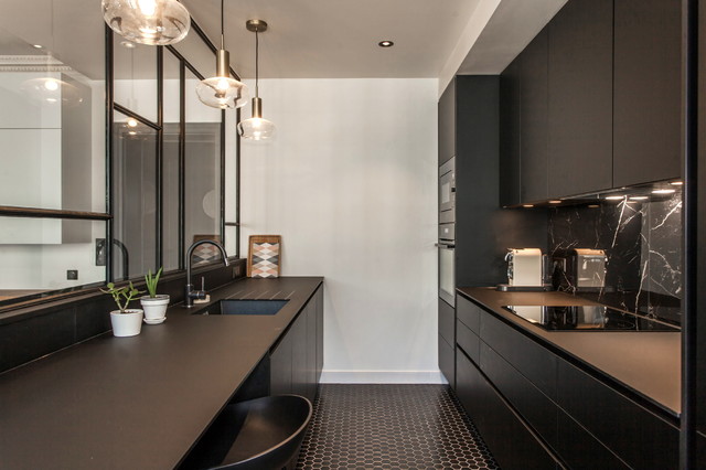R&eacute;novation compl&egrave;te d'un appartement 110m2 contemporary-kitchen
