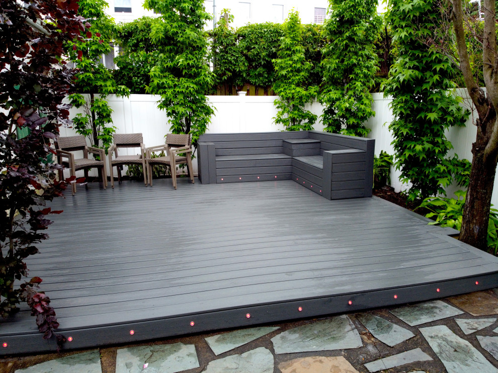 Inspiration for a small modern backyard deck in New York.