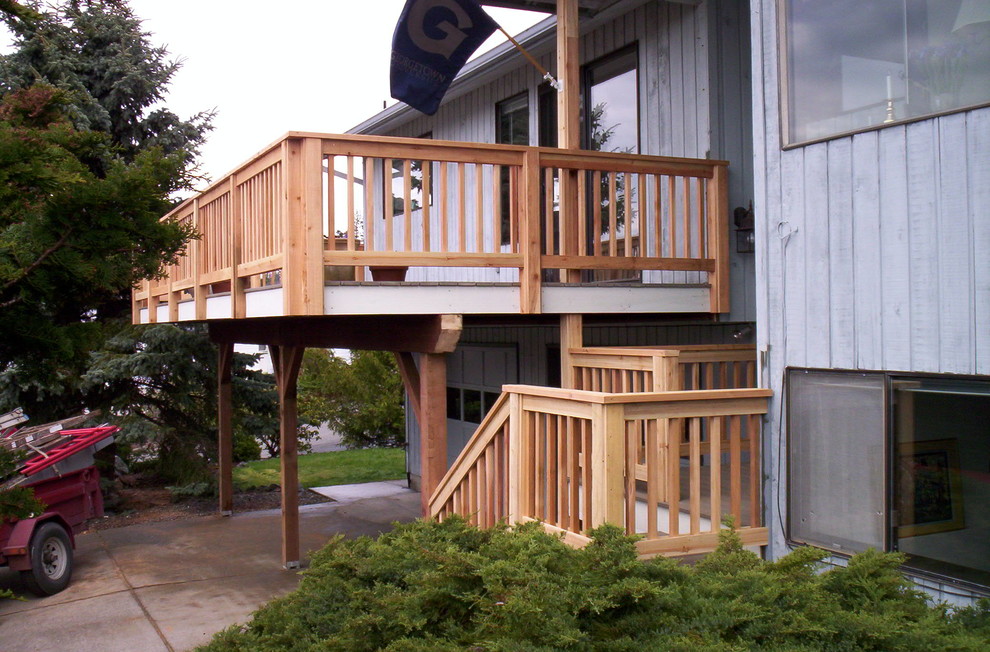 This is an example of an arts and crafts deck in Seattle.