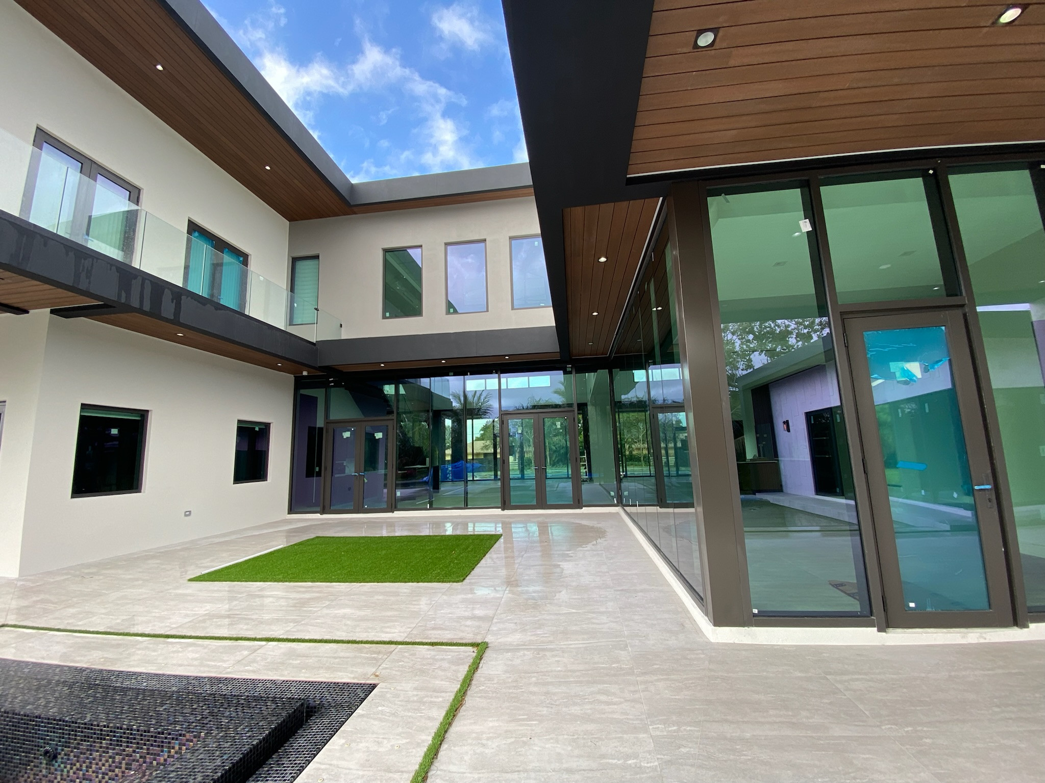 SW Modern - Back Patio