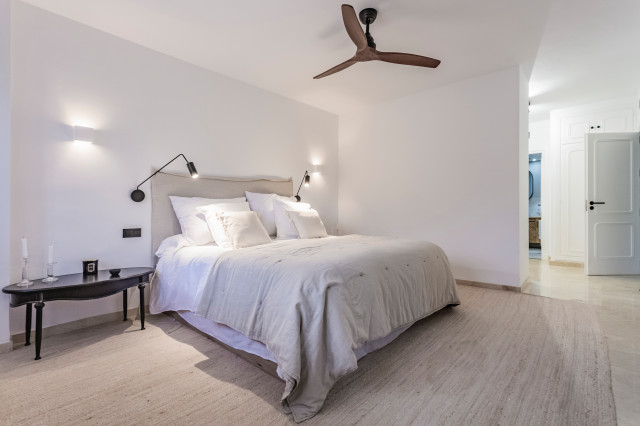 LOMAS DEL MARBELLA CLUB coastal-bedroom