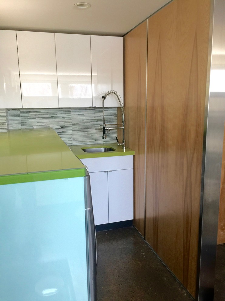 Lime Laundry Room With Dog Wash Station
