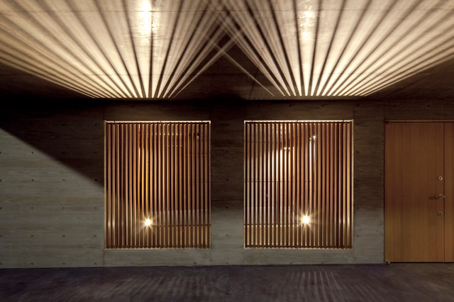 世田谷HN邸＜建物を貫く光のクレバスの家＞ modern-eingang