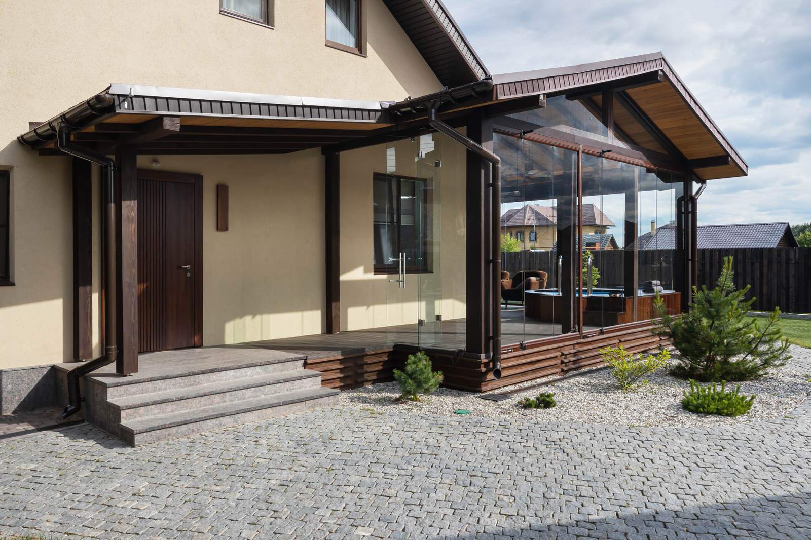 Остекленная терраса ЕЩЕ НЕМНОГО ЛЕТА