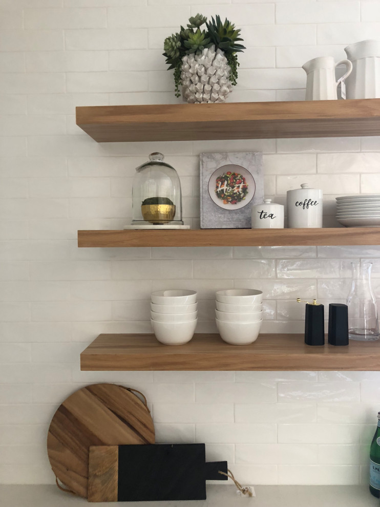 Kitchen - transitional kitchen idea