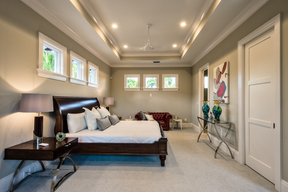 Inspiration for a transitional home design remodel in Miami