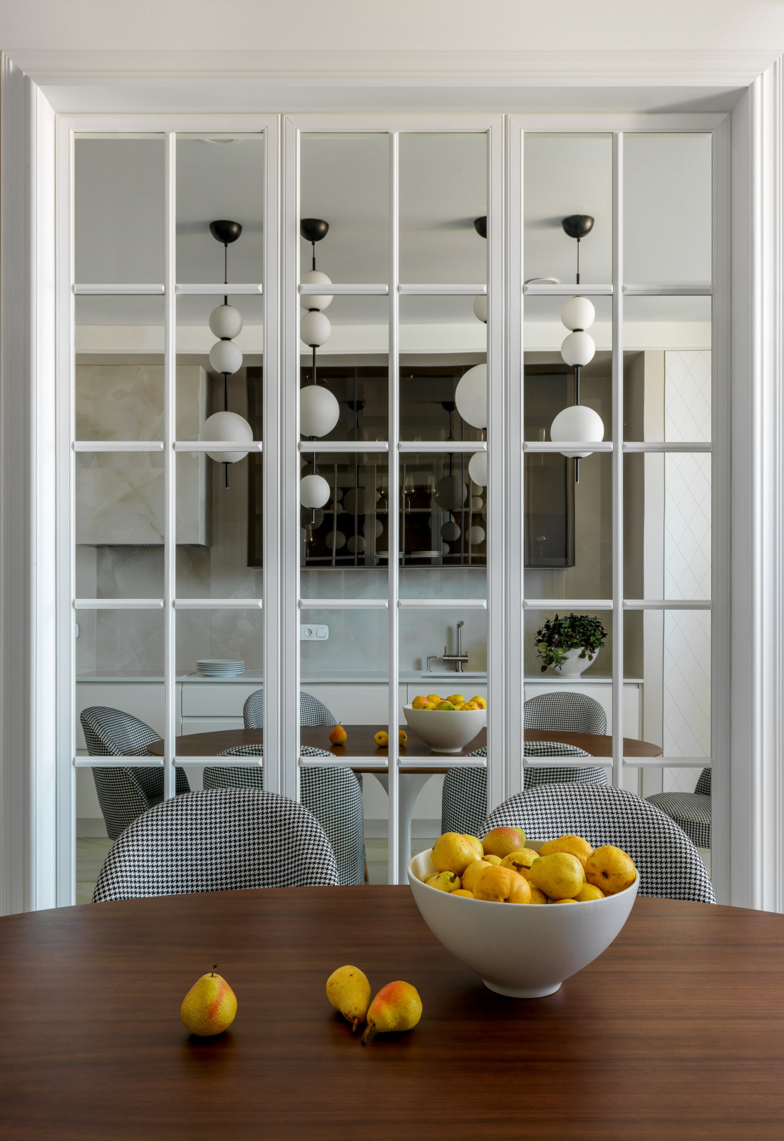 Arartment in Saint-Petersburg by TaupeHome