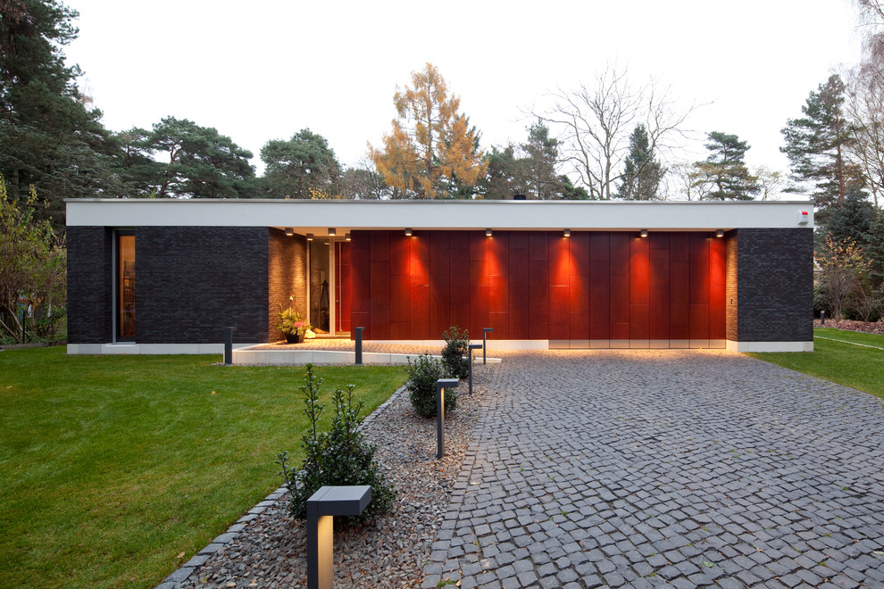 Design ideas for a large contemporary exterior in Berlin.