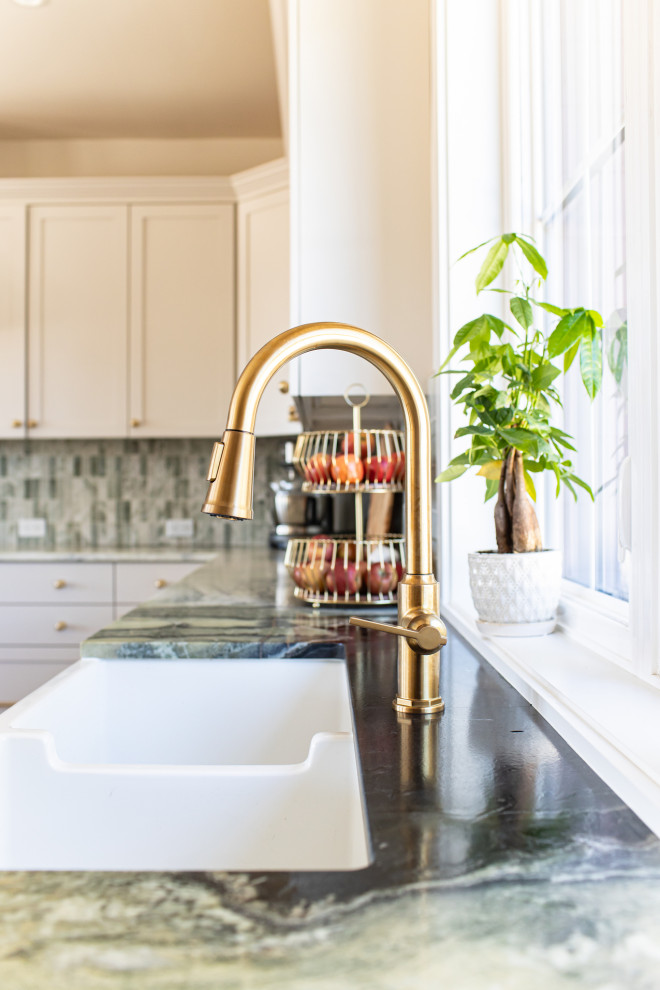 Kitchen - coastal kitchen idea