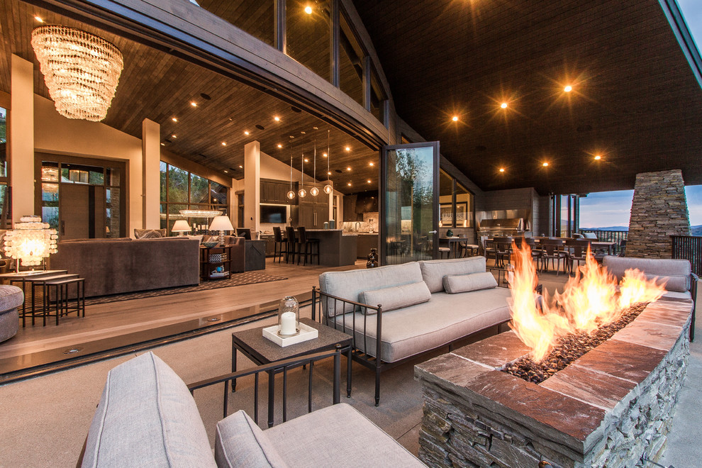 Modern deck in Salt Lake City with a fire feature.
