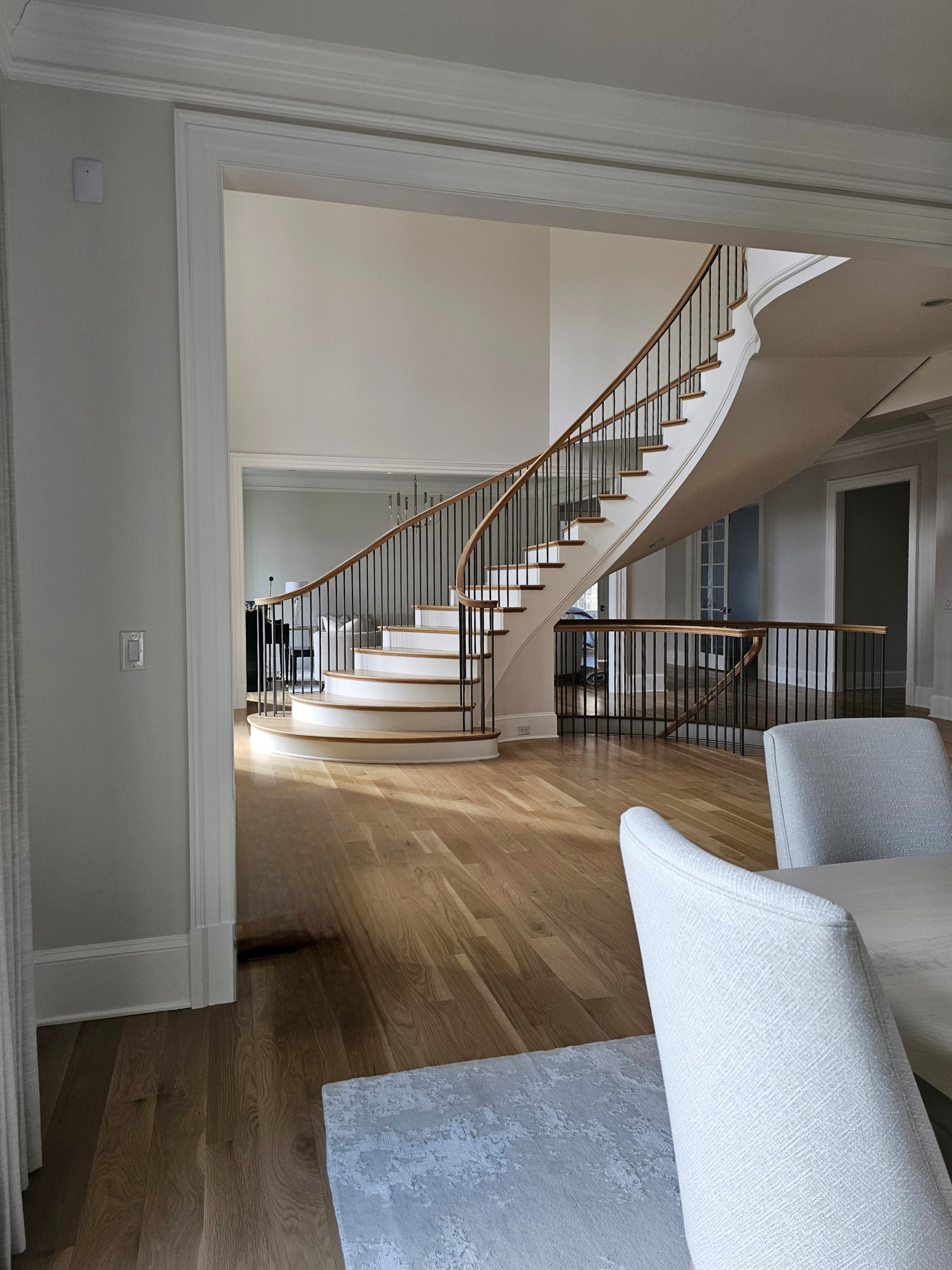 116_Elegant & Eye-catching Curved Staircase, Leesburg VA 20175
