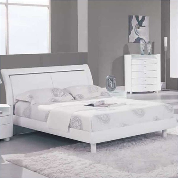 Global Furniture - Emily Queen Sleigh Bed in White - EMILY-WH-QB