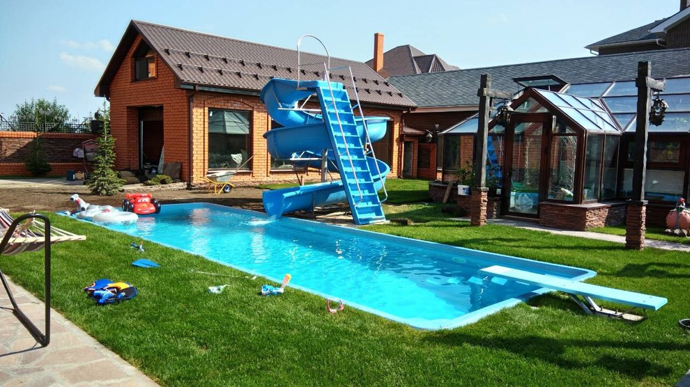 Строительство композитного 10 метрового бассейна  заказчик : Частное лицо