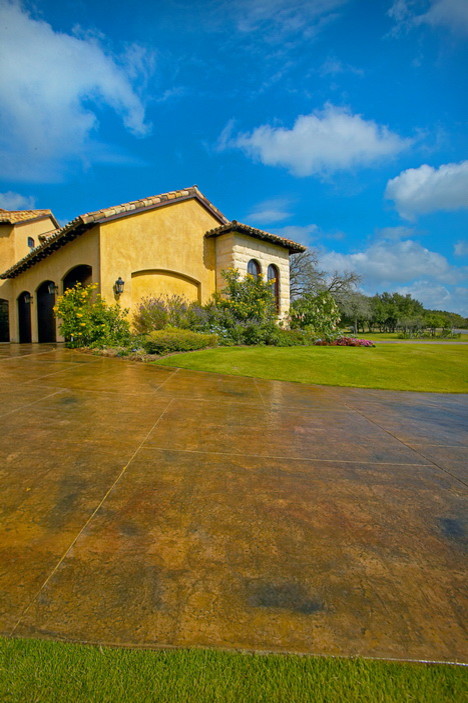 Briggs Ranch All Tile Pool/Spa/Landscape