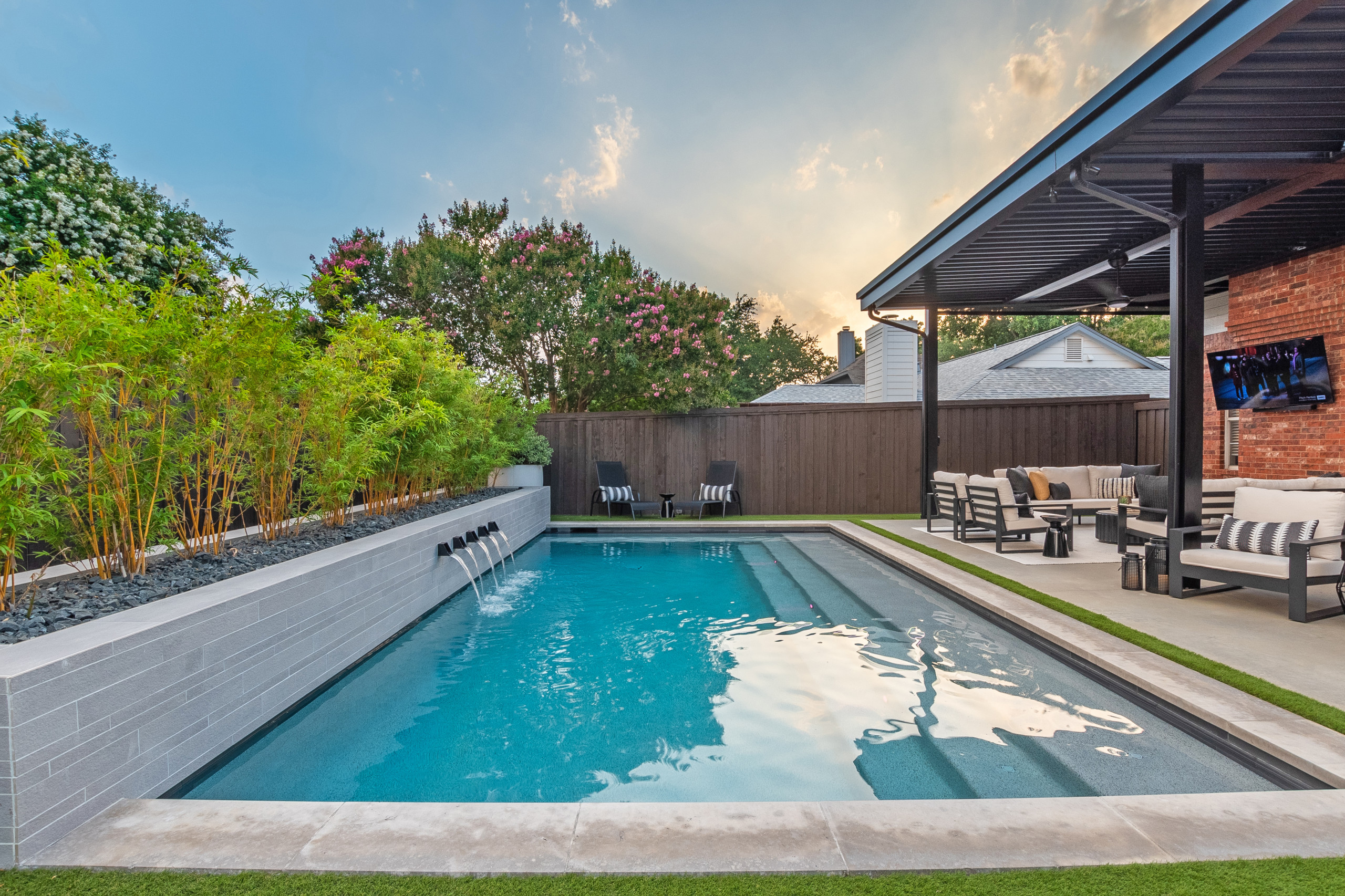 CARROLLTON BACK YARD RESORT