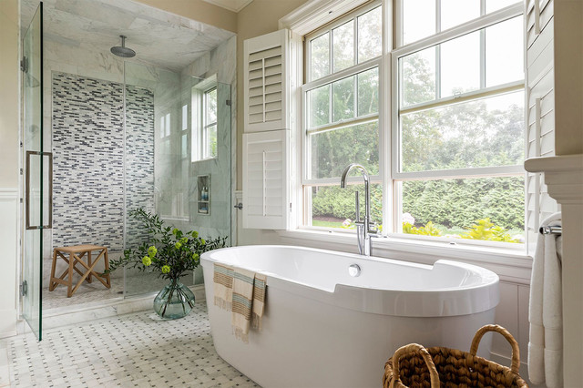 Bridgehampton Summer House beach-style-bathroom