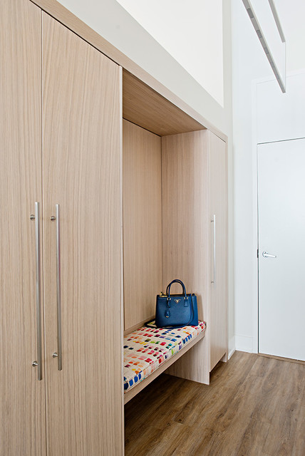 Downtown Loft modern-entre