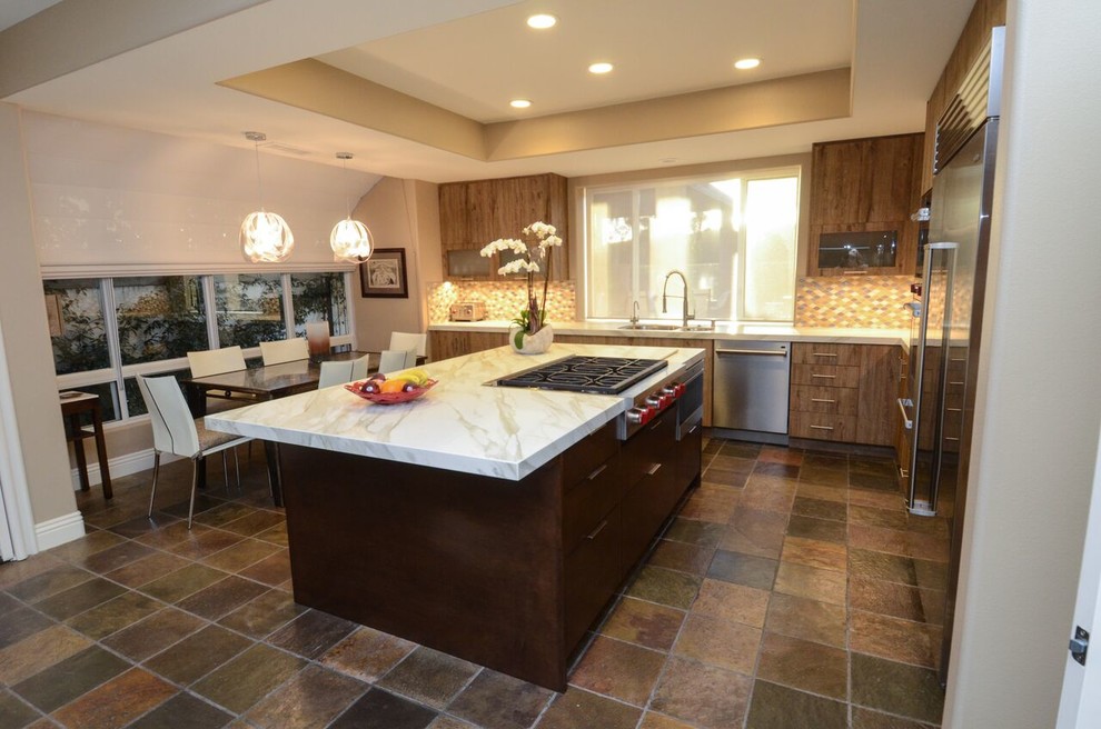 Kitchen - kitchen idea in Orange County